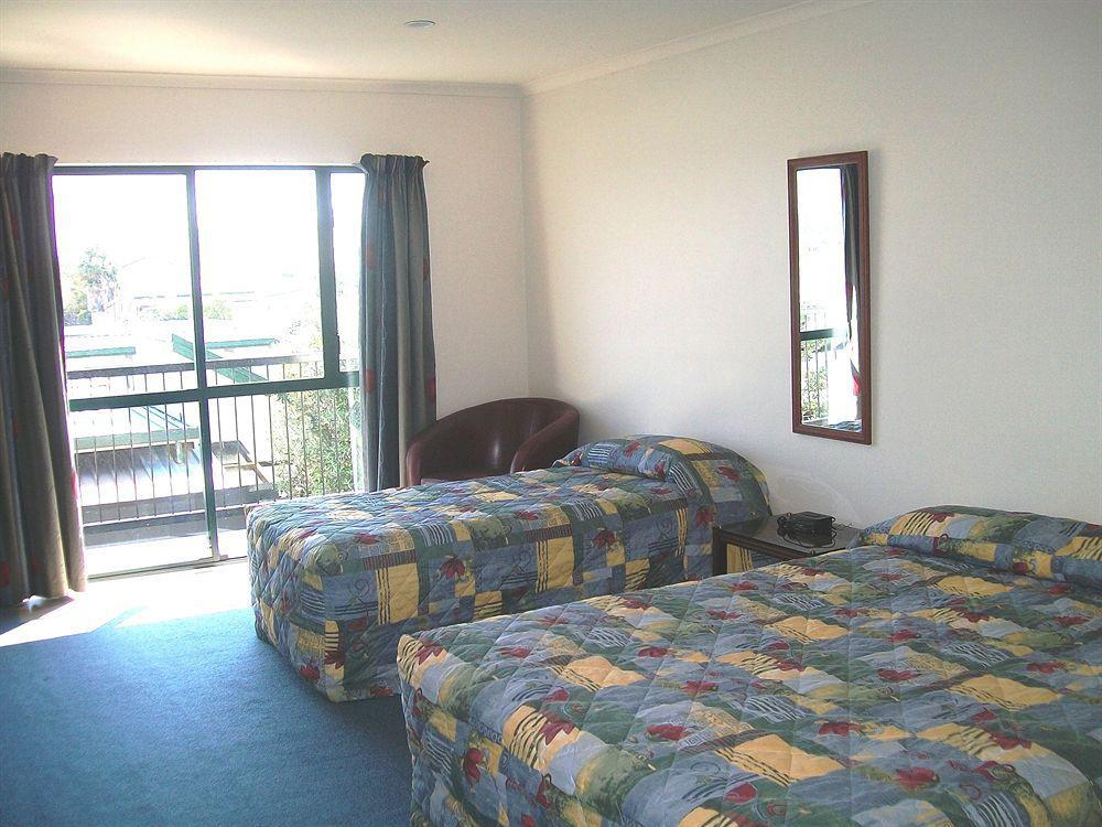 Cedar Court Motel Napier Bagian luar foto