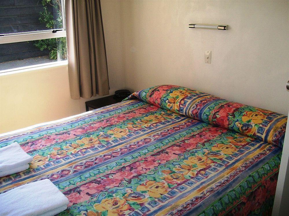 Cedar Court Motel Napier Bagian luar foto