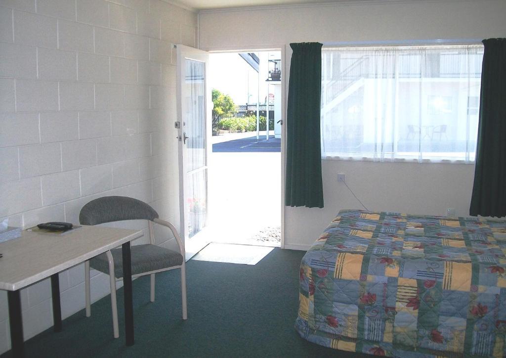 Cedar Court Motel Napier Bagian luar foto